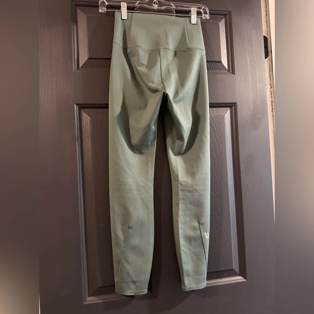 Vuori evolve leggings green size S light - Picture 2 of 4